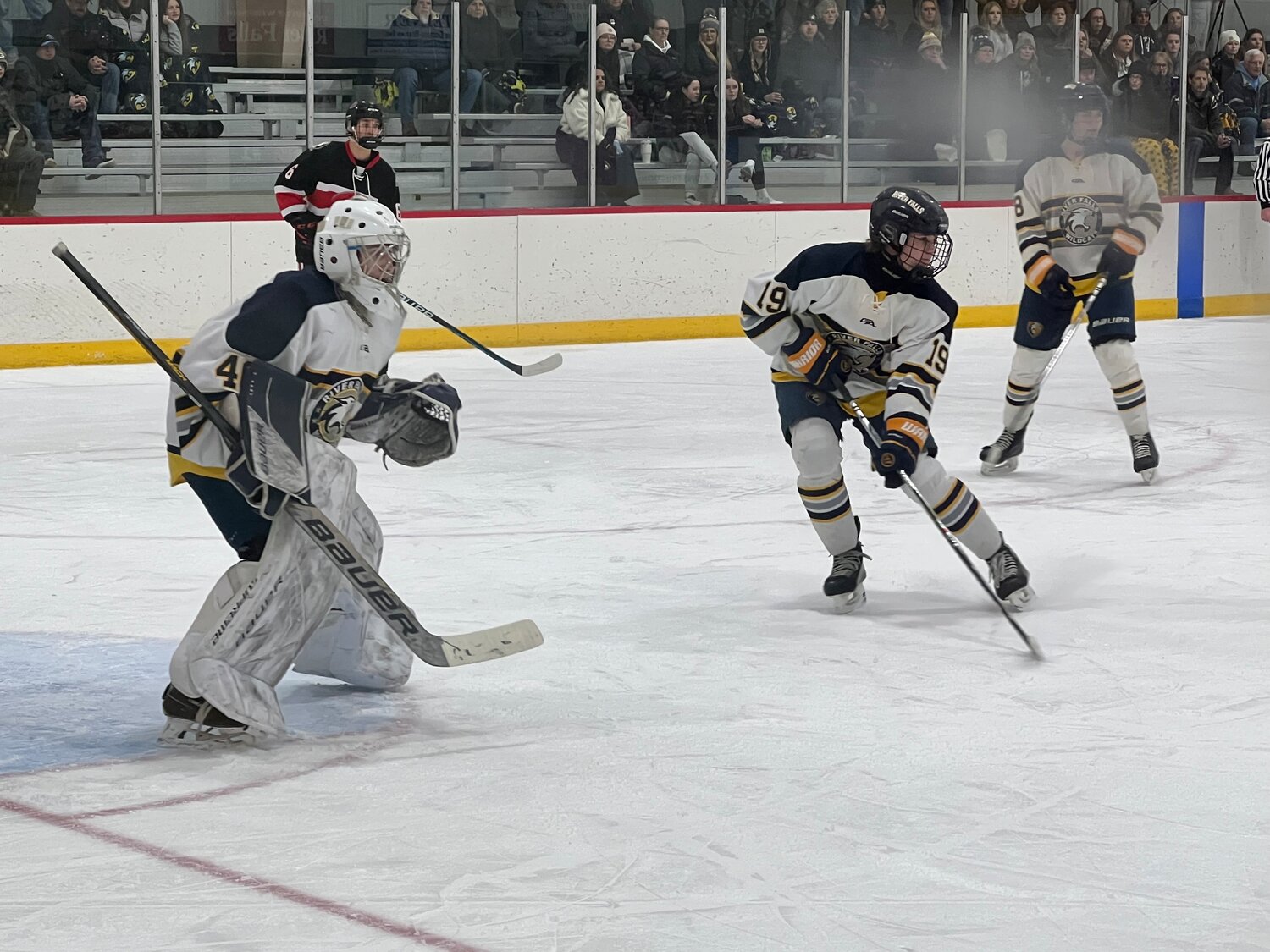 Wildcat hockey bounces back with win Pierce County Journal